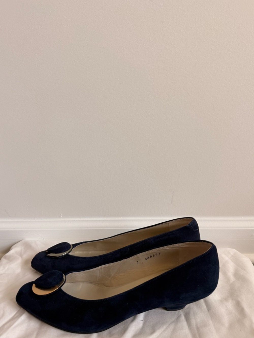 Vintage Dior CD logo flats with rare suede Dior low heel - Picture 9 of 9